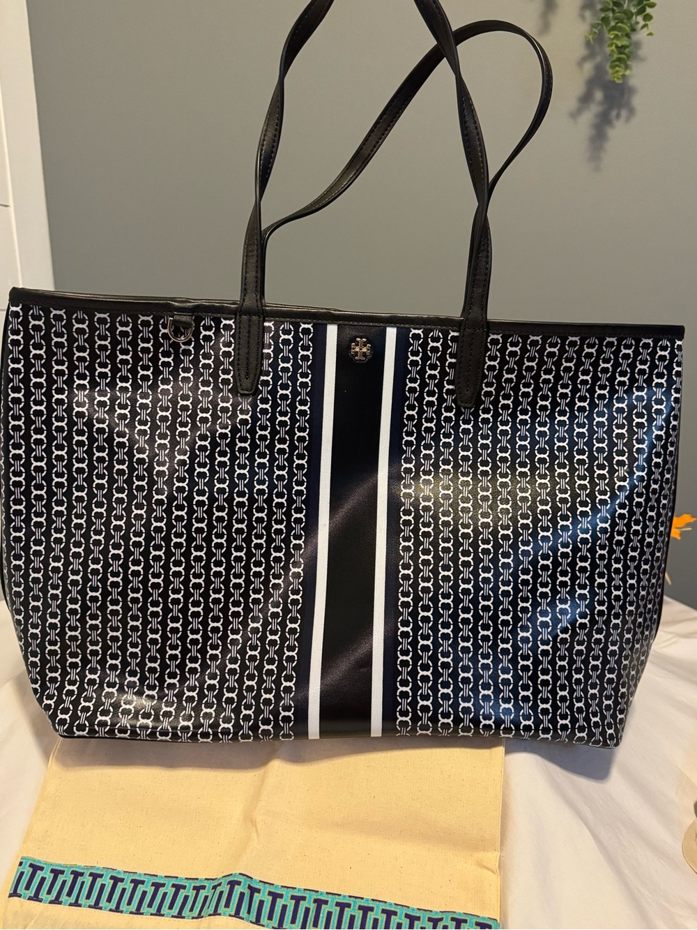 Tory Burch Gemini Link Large Tote Black White Coated Canvas